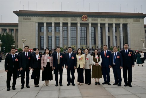 中国工会十八大代表风采丨朱文英：扛起工会担任，与宽大职工一路争做新时期奋斗者