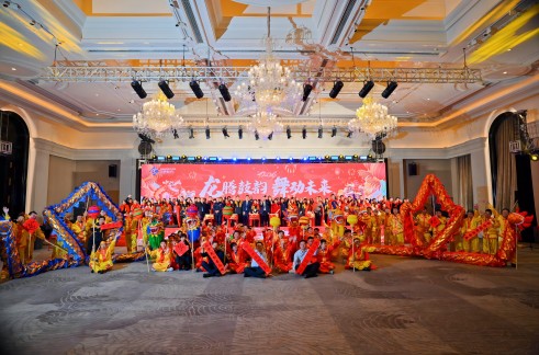 辰龙闹元宵丨舞龙翻飞 ，战鼓铿锵，擂响高质量发展奋进号角