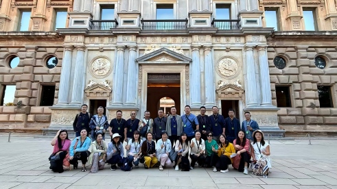 与西葡有约丨MYBALL迈博2025年度高管、营销精英团队穿越伊比利亚，共赴一场阳光与汗青的盛宴！